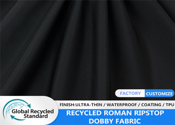 Pongee υφάσματος πολυεστέρα της Ρώμης ανακυκλωμένο Ripstop μαλακό υλικό επένδυσης παλτών ανοίξεων Handfeel 50GSM